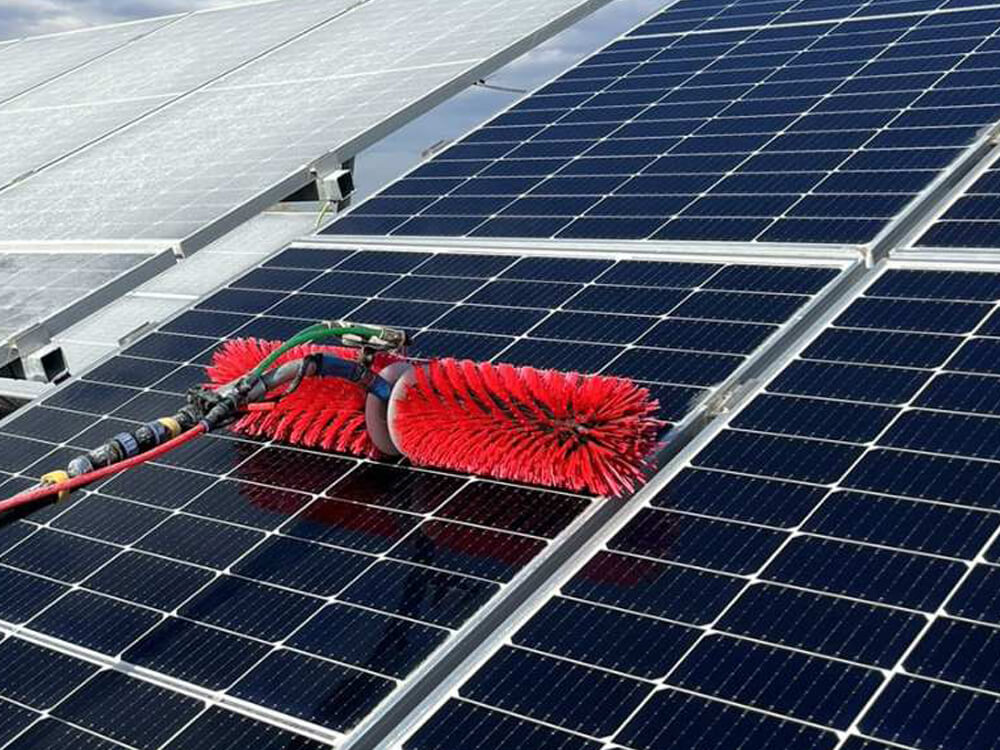 Мръсен соларен панел